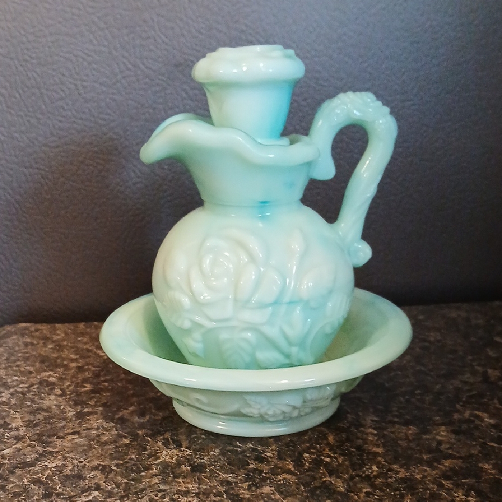 💐Vintage Avon Skin So Soft Decorative Pitcher Decanter Set